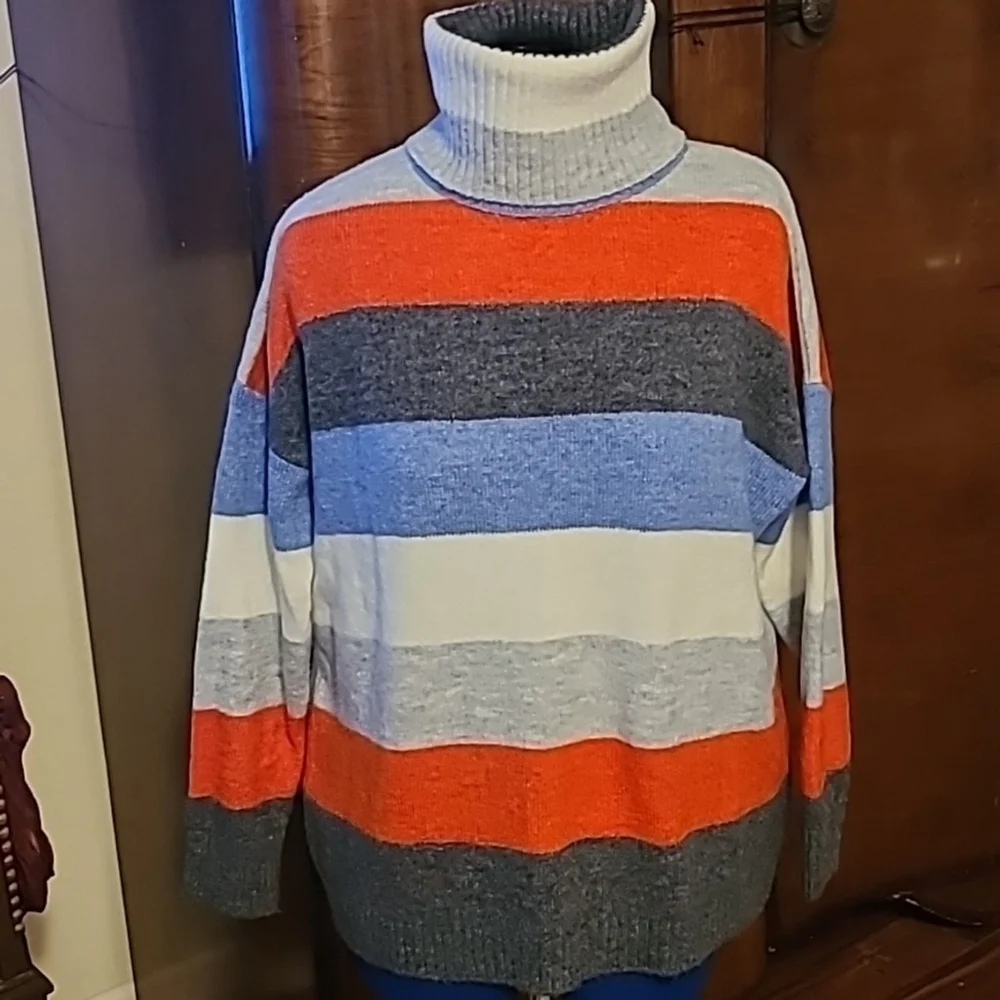 Milan kisses striped turtleneck sweater Sz XL (#650) excellent condition.